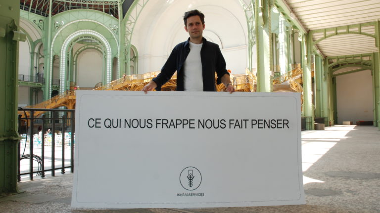 Ce qui nous frappe nous fait penser