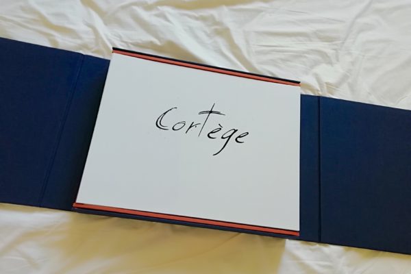 « Cortège » (poèmes : Laurent Grison, photographies : Gérard Joblot), Éditions3dixièmes, avril 2026